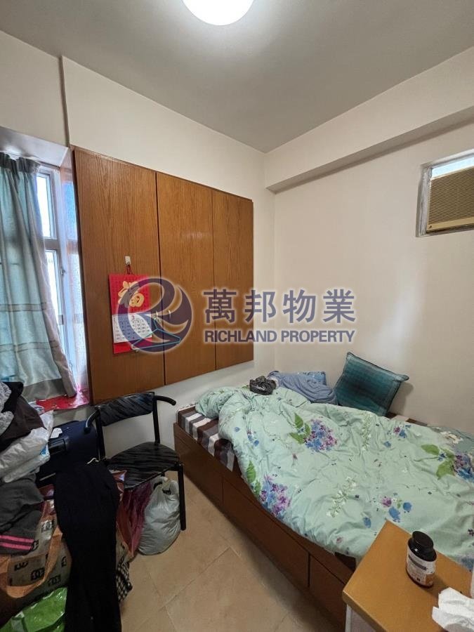 廣安大廈 KWONG ON BLDG 中層